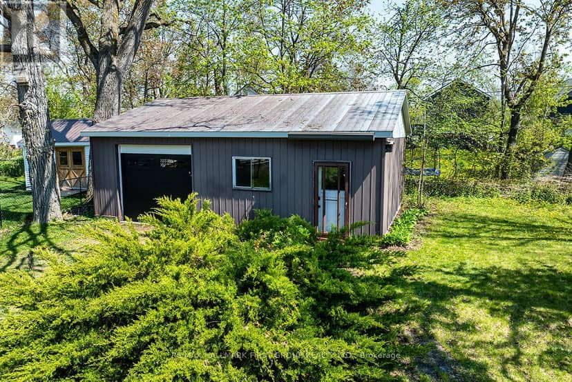 38 Oak Street — photo 10 of 16