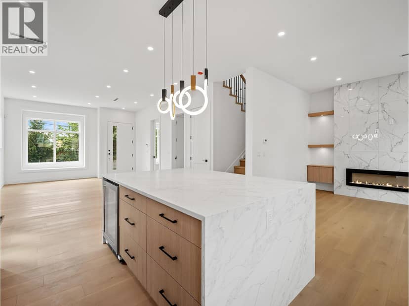2 6885 AUBREY STREET, Burnaby, photo 2