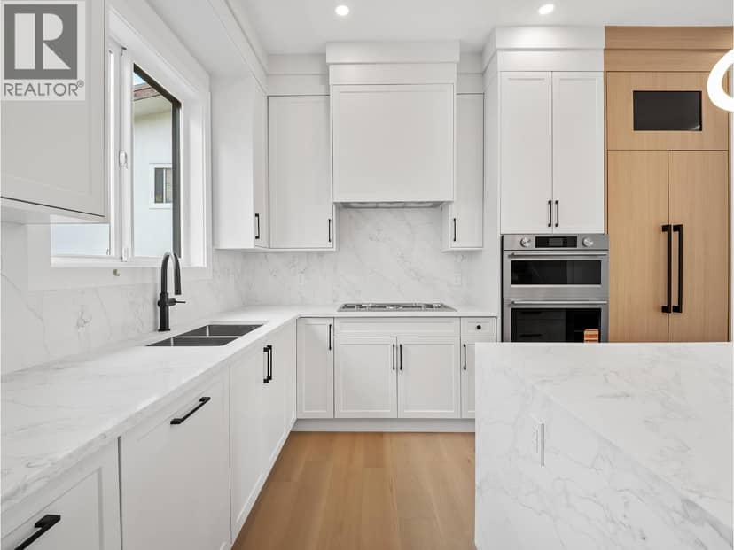 2 6885 AUBREY STREET, Burnaby, photo 6