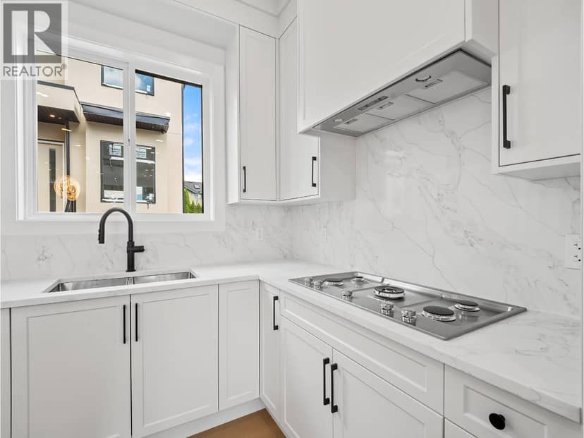 2 6885 AUBREY STREET, Burnaby, photo 8