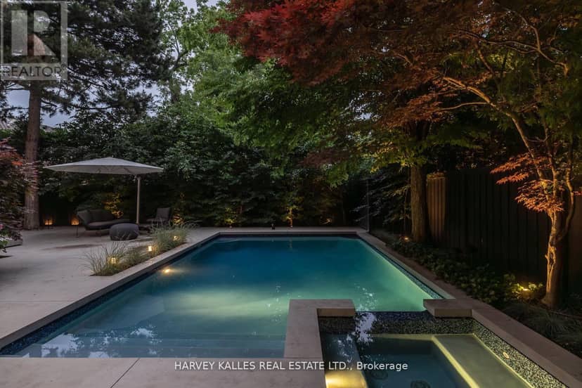 5 Dewbourne Avenue, Toronto, photo 2