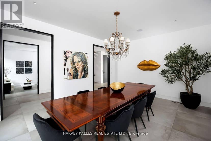 5 Dewbourne Avenue, Toronto, photo 6