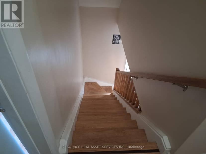 11 Ellington Drive, Toronto, photo 2