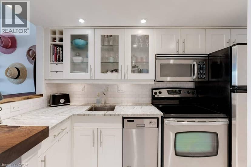 100 BRONTE Road Unit# 214 — photo 9 of 33