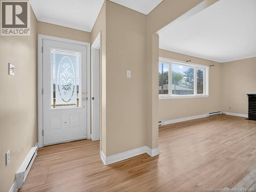 242 Broadway Street — photo 3 of 38