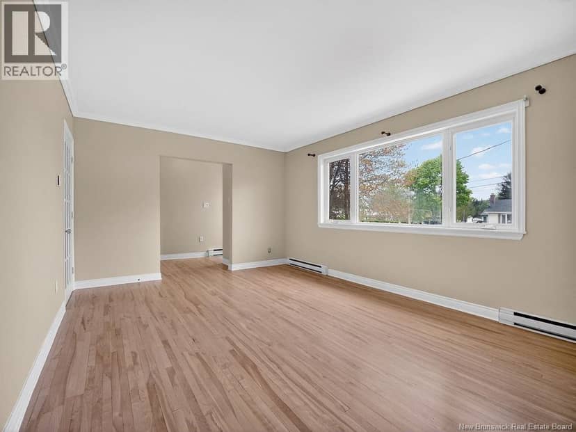 242 Broadway Street — photo 4 of 38