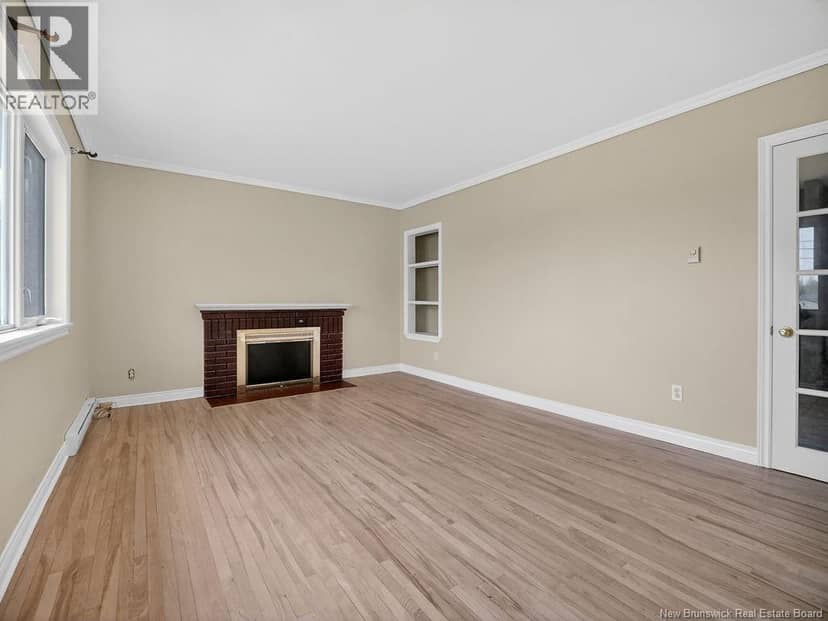 242 Broadway Street — photo 5 of 38