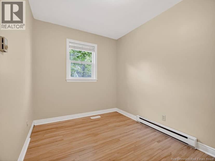 242 Broadway Street — photo 7 of 38