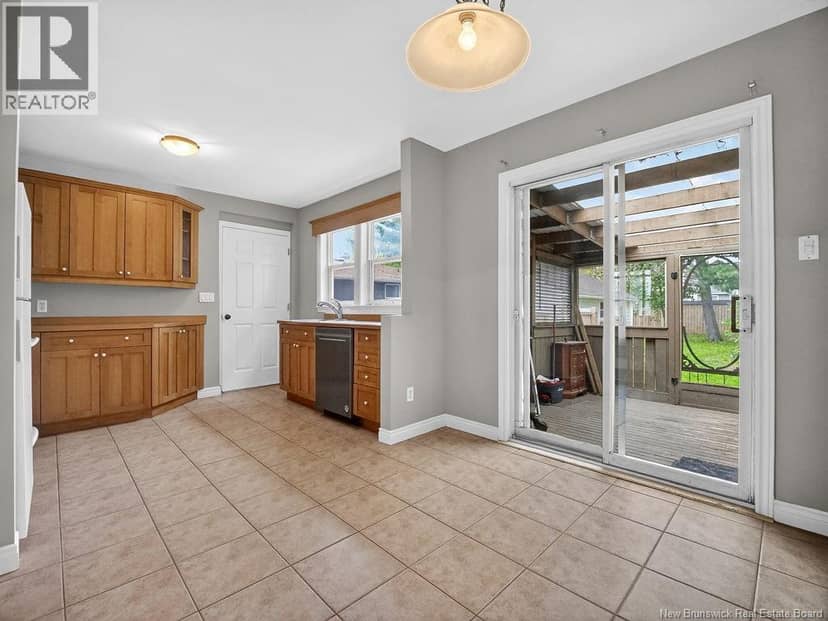 242 Broadway Street — photo 9 of 38