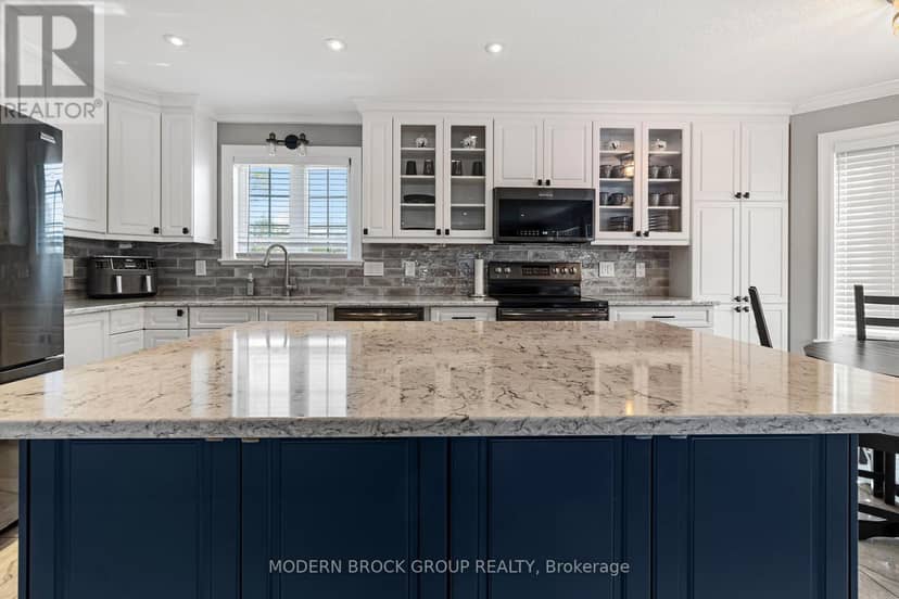 1000 Crestwood Drive — photo 12 of 40