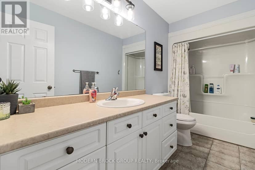 1000 Crestwood Drive — photo 22 of 40
