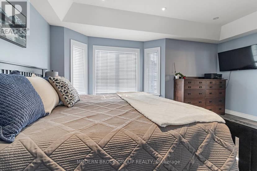 1000 Crestwood Drive — photo 24 of 40