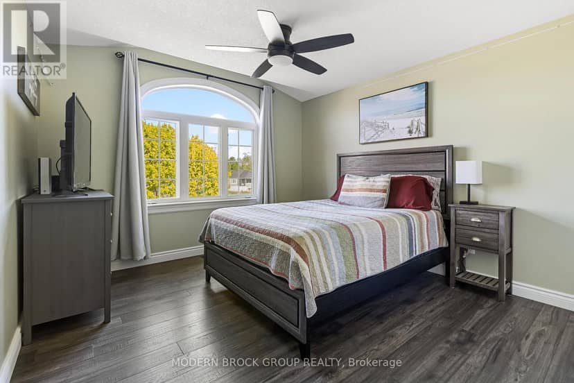 1000 Crestwood Drive — photo 32 of 40