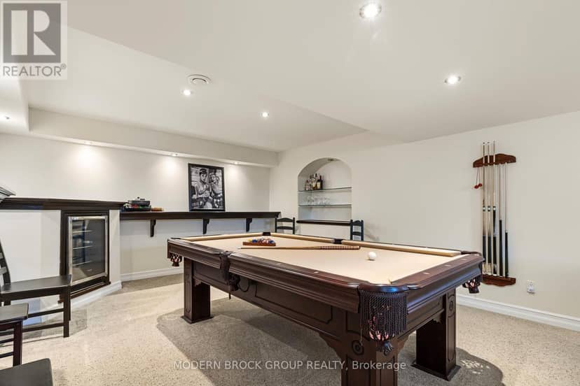 1000 Crestwood Drive — photo 37 of 40