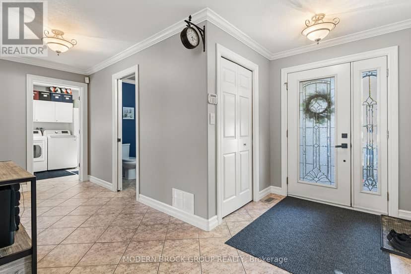 1000 Crestwood Drive — photo 5 of 40