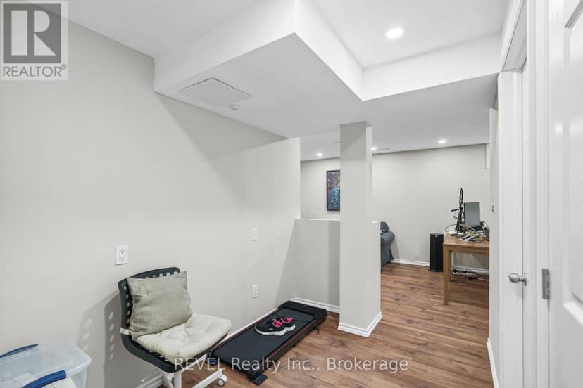 80 - 65 Dorchester Boulevard — photo 23 of 28