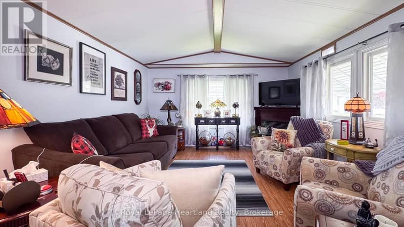 45 Redford Drive — photo 9 of 15