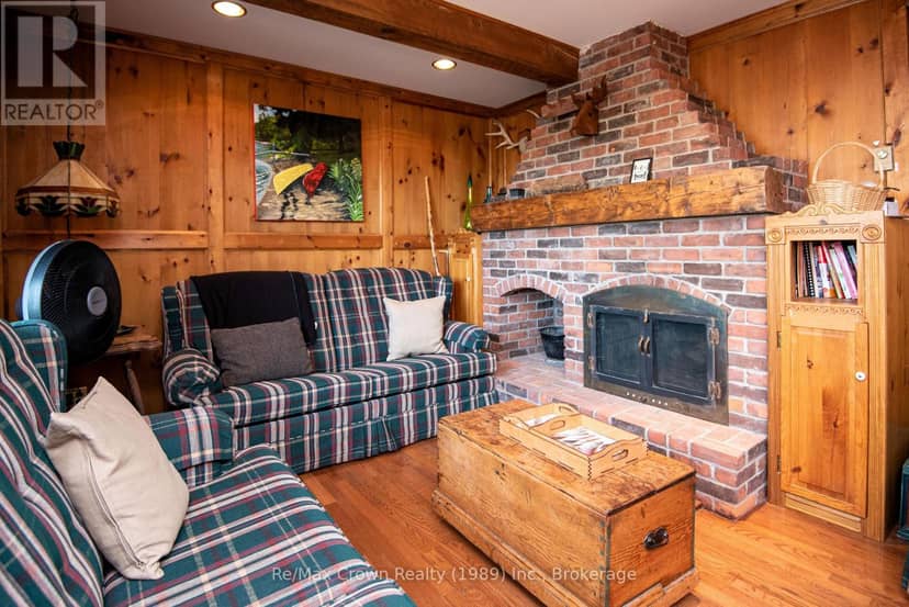 294 Everett Drive — photo 11 of 40
