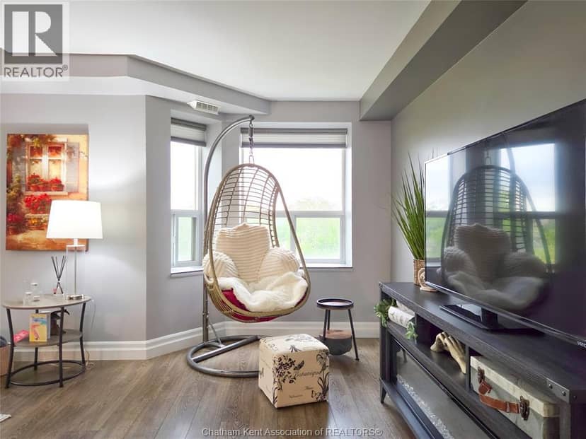 10 Van Allen Avenue — photo 12 of 40