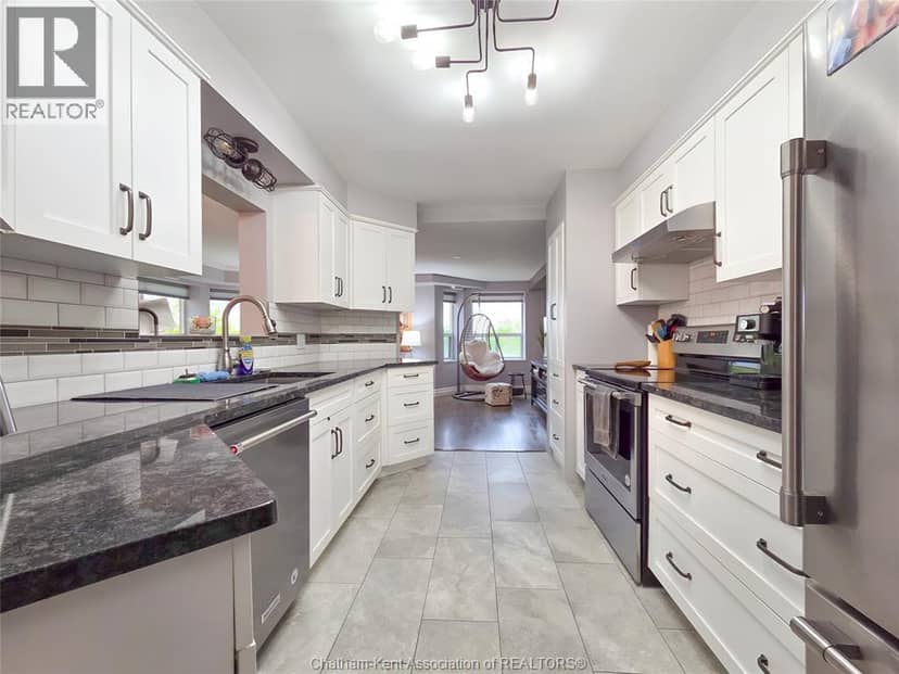 10 Van Allen Avenue — photo 14 of 40