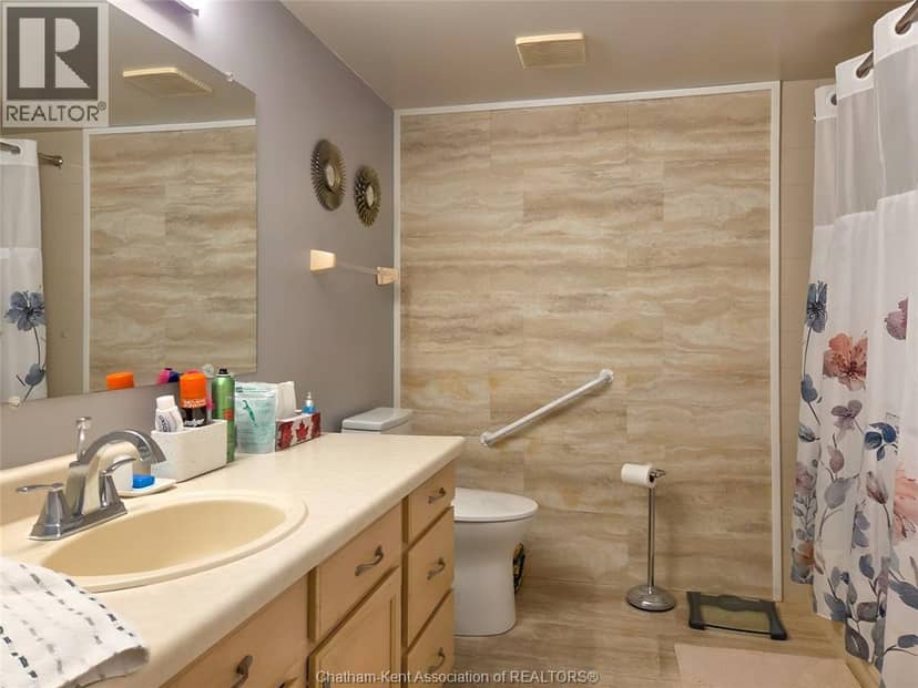 10 Van Allen Avenue — photo 28 of 40