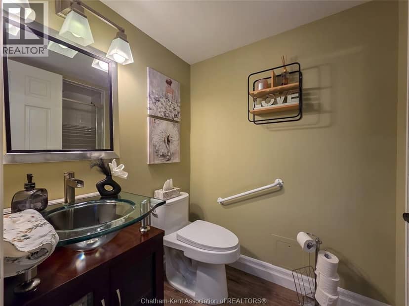 10 Van Allen Avenue — photo 29 of 40