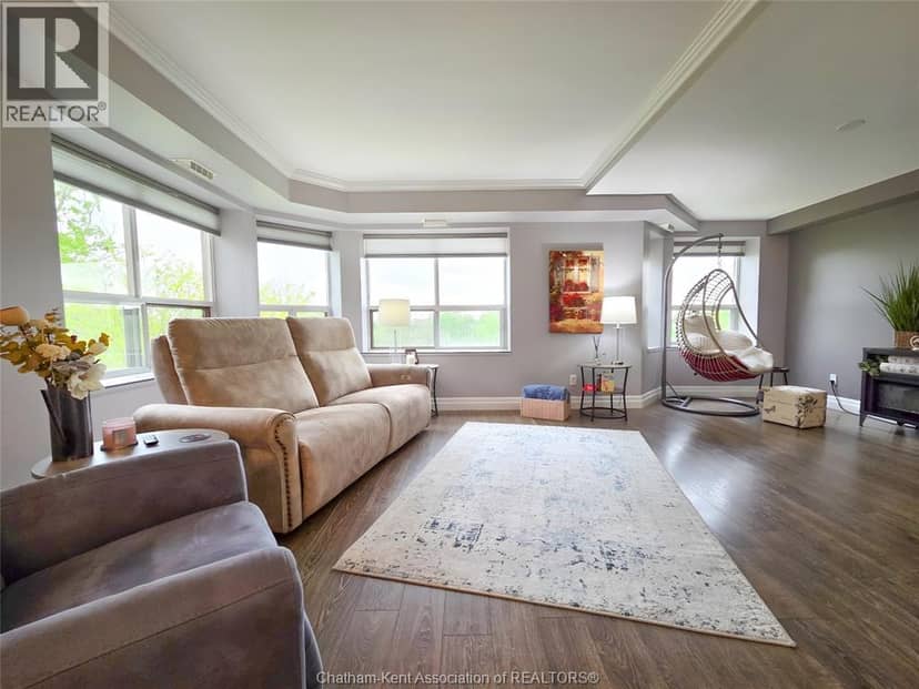 10 Van Allen Avenue — photo 9 of 40