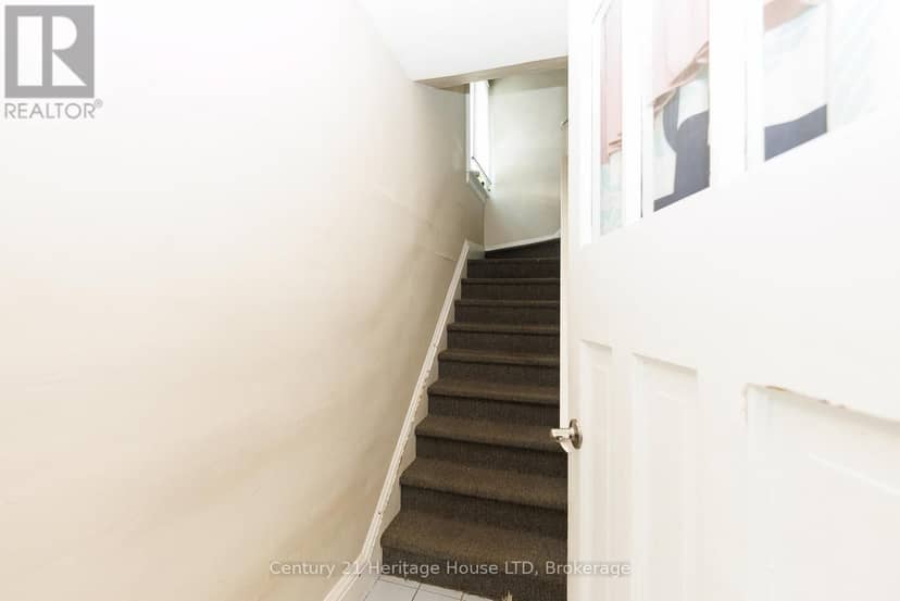 20 Dufferin Street — photo 8 of 29