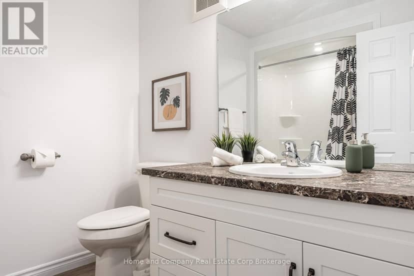4 - 148 Borden Street — photo 22 of 34