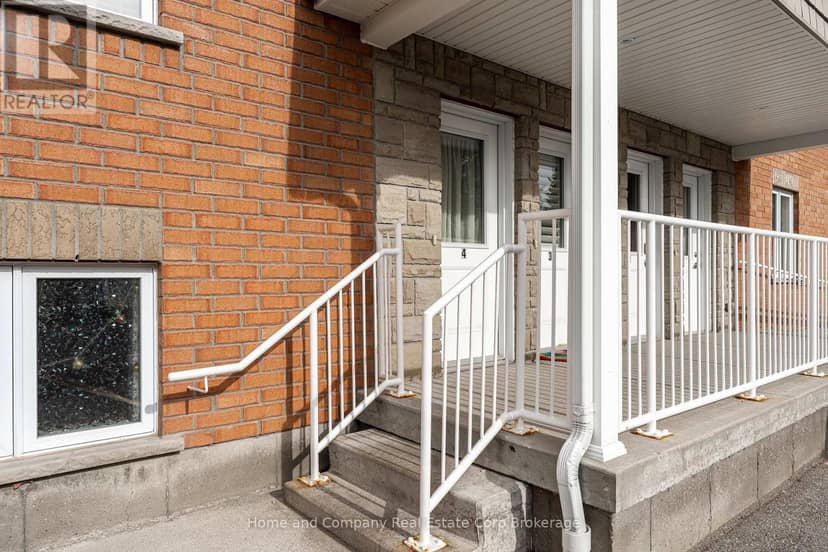 4 - 148 Borden Street — photo 31 of 34