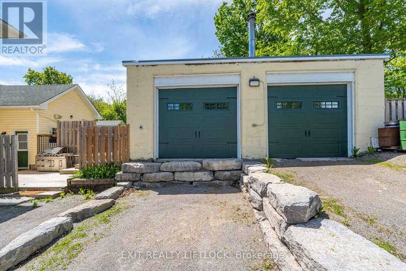 2464 Queen Mary Street — photo 36 of 40