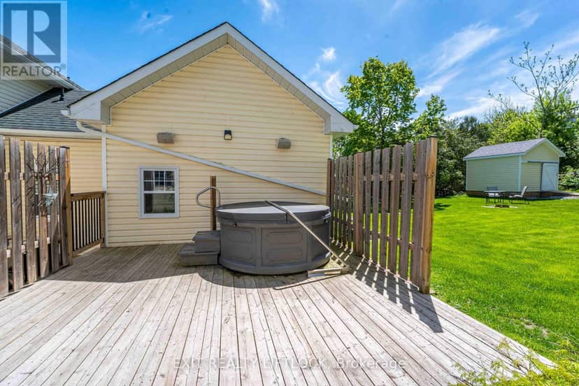 2464 Queen Mary Street — photo 31 of 40