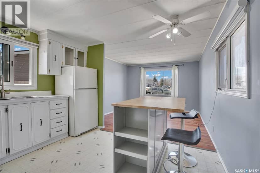 82 2nd STREET, Osler, photo 2