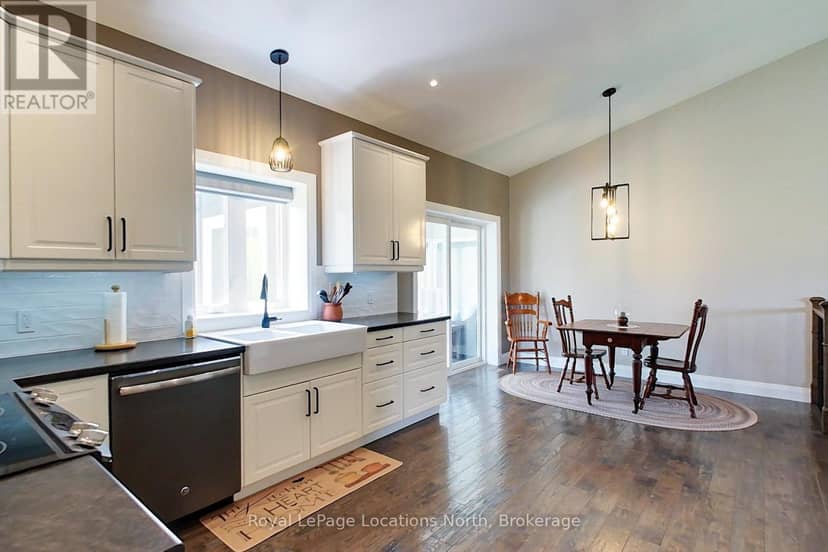 109 Robertson Avenue — photo 10 of 40