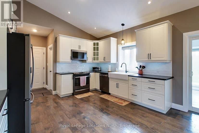 109 Robertson Avenue — photo 7 of 40