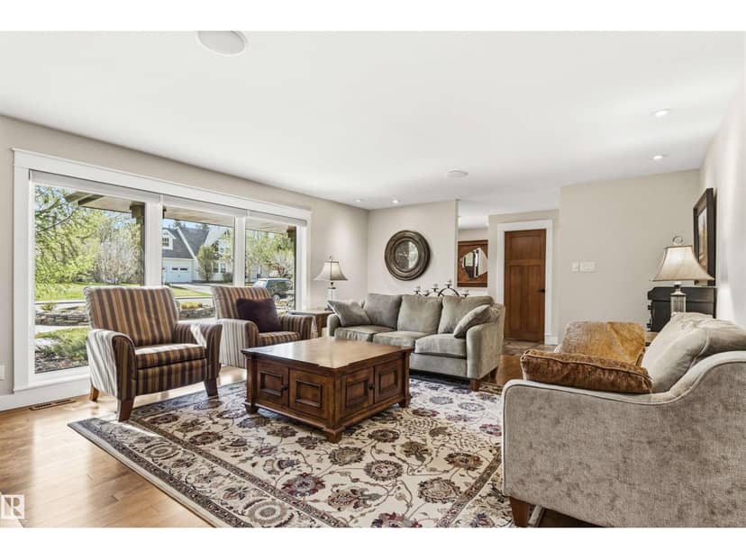 9010 120 ST NW — photo 9 of 40
