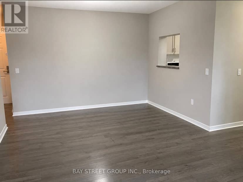 902 - 284 Bloor Street W — photo 2 of 27