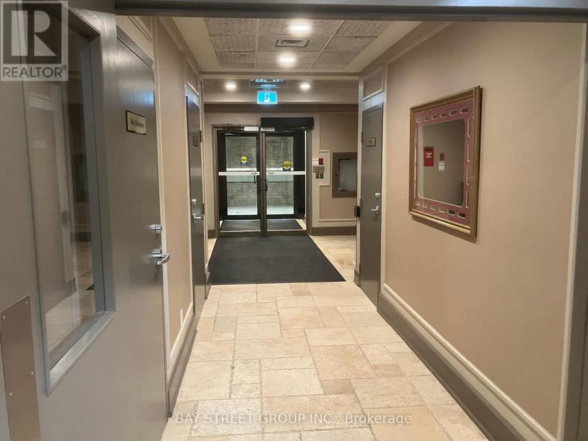 902 - 284 Bloor Street W — photo 22 of 27
