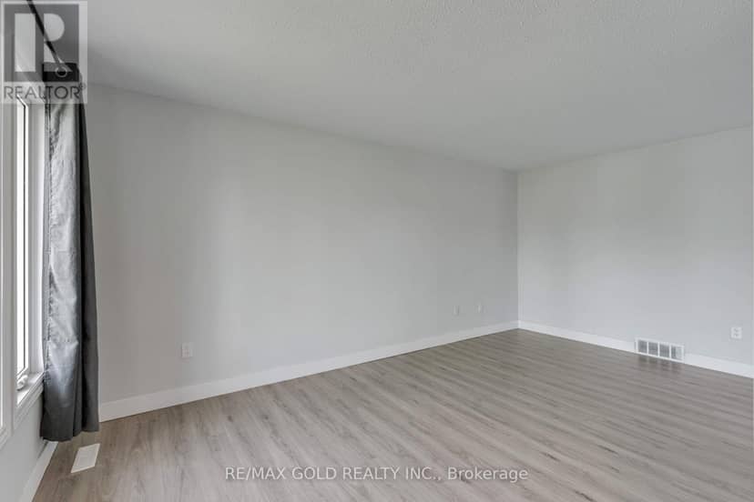 83 Speight Crescent — photo 5 of 22