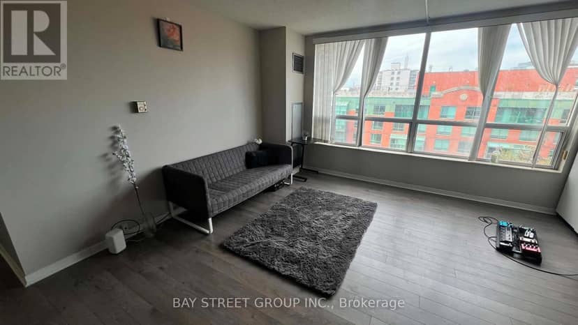 902 - 284 Bloor Street W — photo 6 of 27