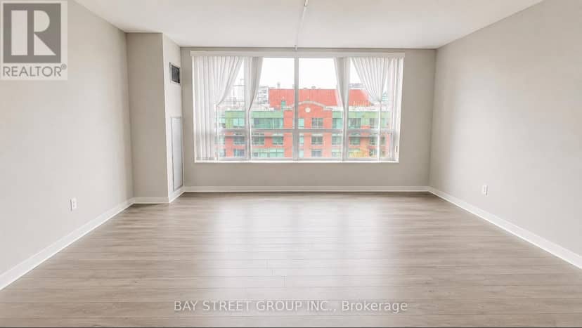 902 - 284 Bloor Street W — photo 5 of 27