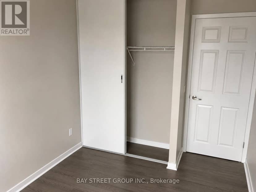 902 - 284 Bloor Street W — photo 20 of 27