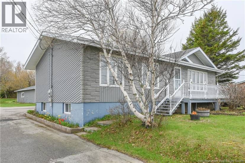 286 Saint-Pierre E. Boulevard, Caraquet, photo 2