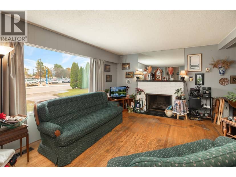 2150 Burnett Street, Kelowna, photo 2