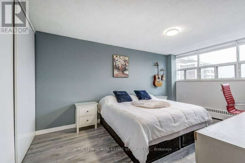 601 - 212 Kerr Street — photo 28 of 40
