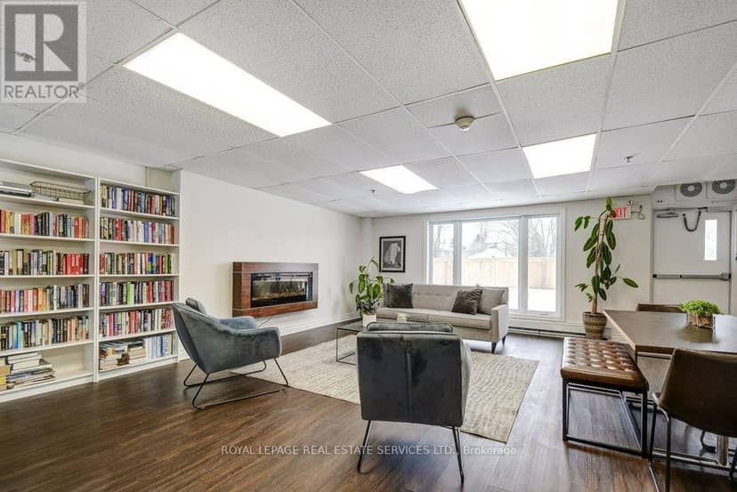 601 - 212 Kerr Street — photo 37 of 40