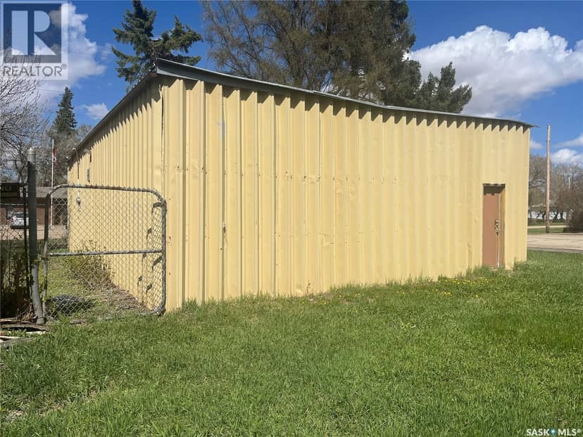 30 Struan STREET — photo 1 of 5
