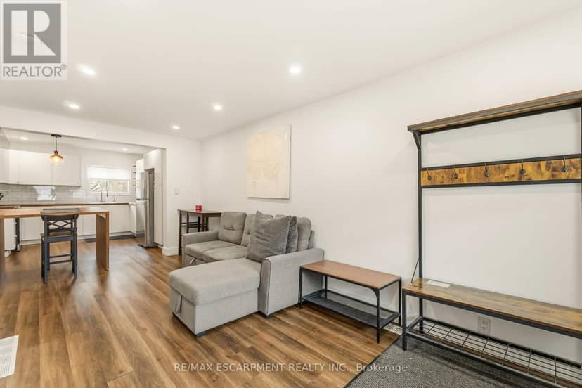 27 Edinburgh Avenue — photo 3 of 24