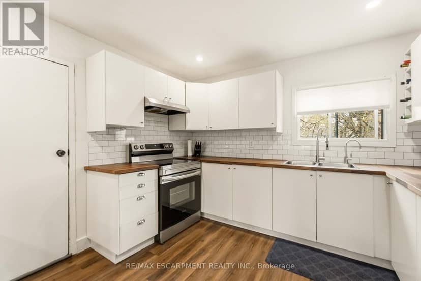 27 Edinburgh Avenue — photo 9 of 24