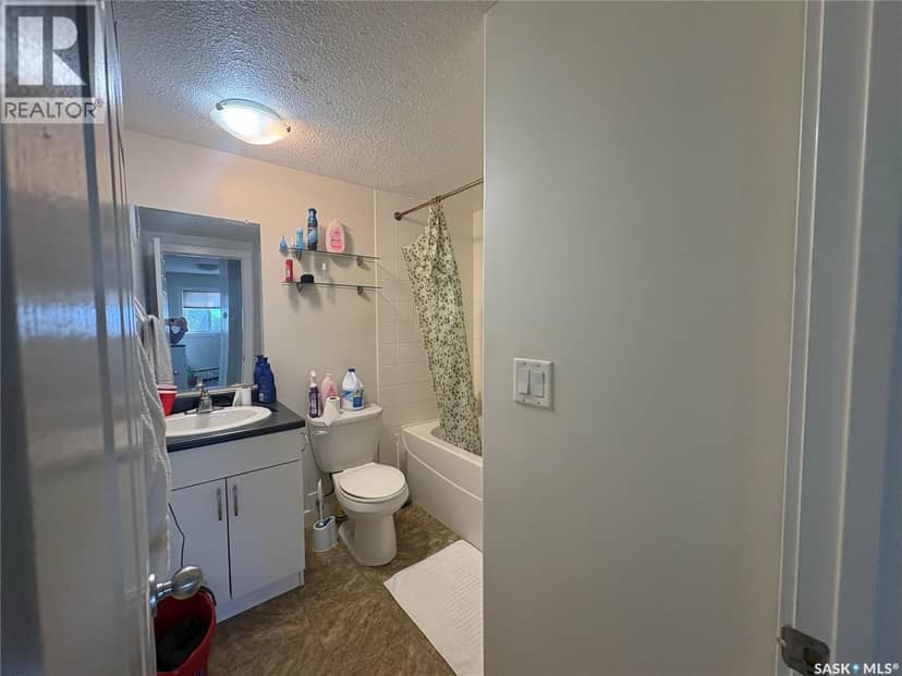 3 2060 Lorne STREET — photo 9 of 15